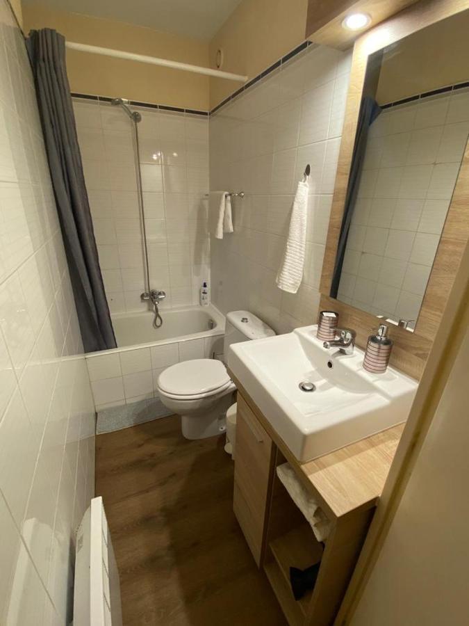 Appartement Avec Piscine 5 Min A Pieds Des Plages 瓦洛里 外观 照片