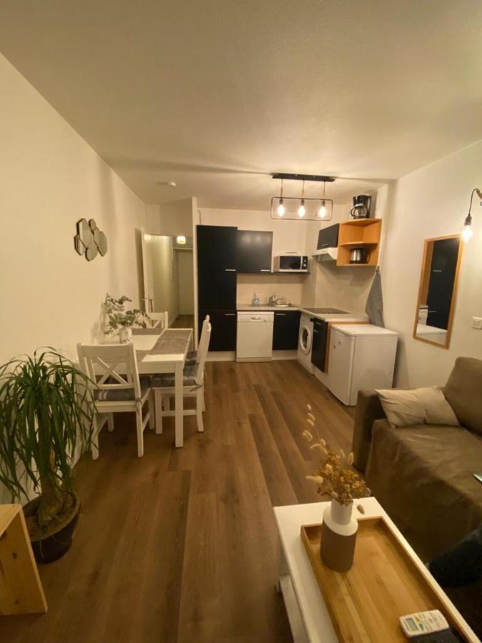 Appartement Avec Piscine 5 Min A Pieds Des Plages 瓦洛里 外观 照片
